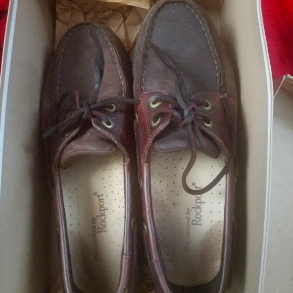 Mens size 9 brown rockport loafer